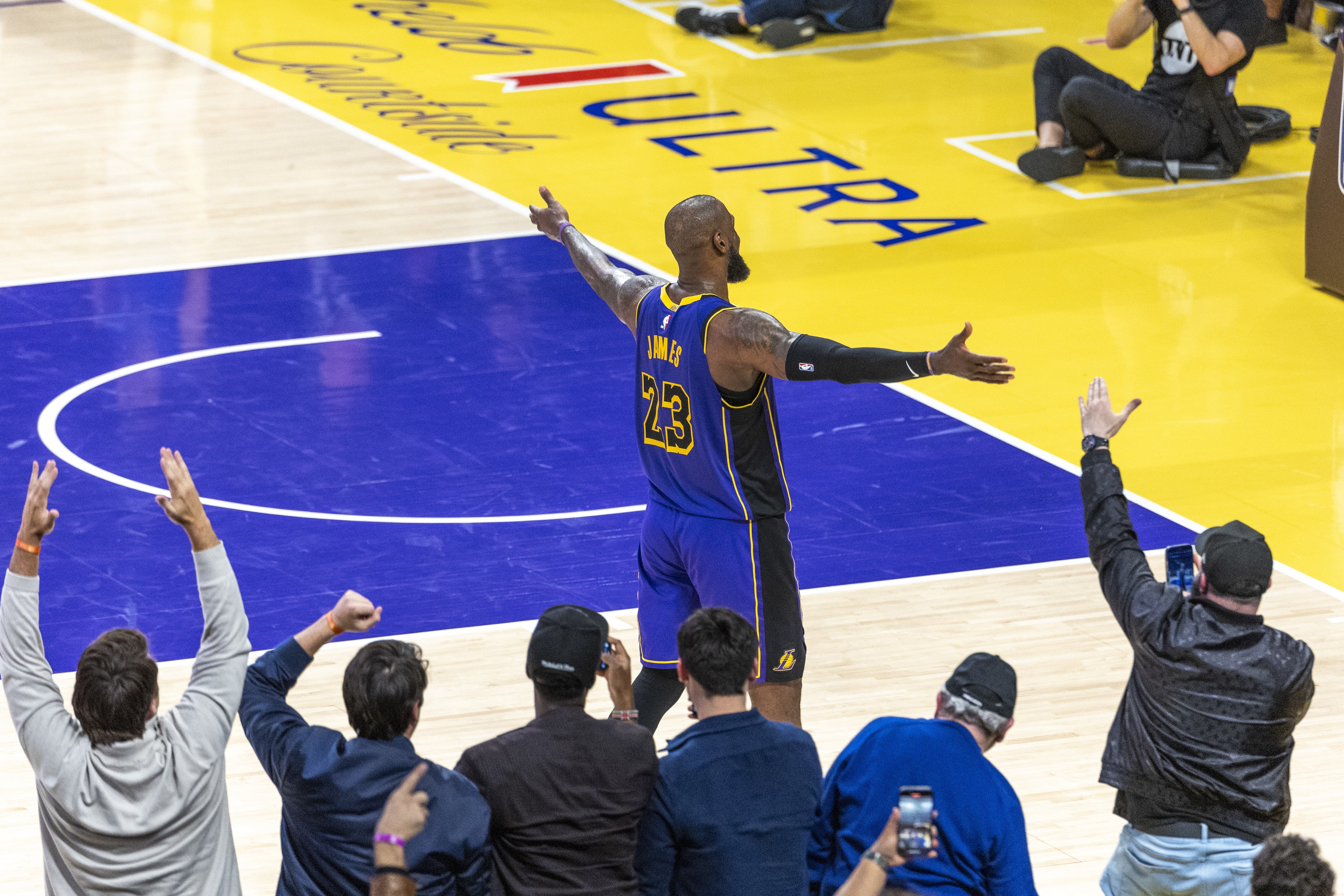 分析NBA目前的輿論環(huán)境：詹姆斯之后 聯(lián)盟門(mén)面成了一個(gè)燙手山芋？